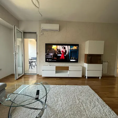 Апартаменти Apartment *